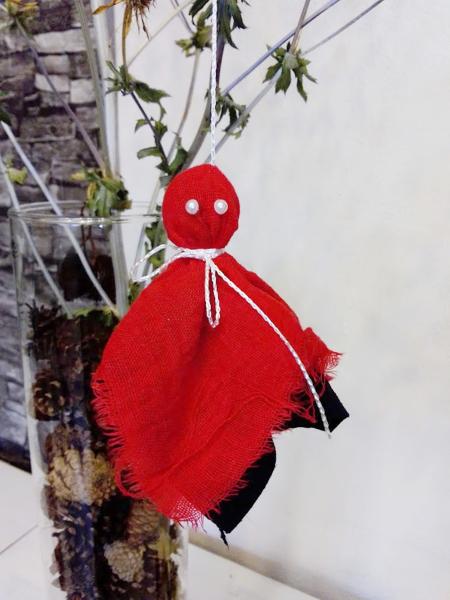 3 Anhänger Stoffgeister rot